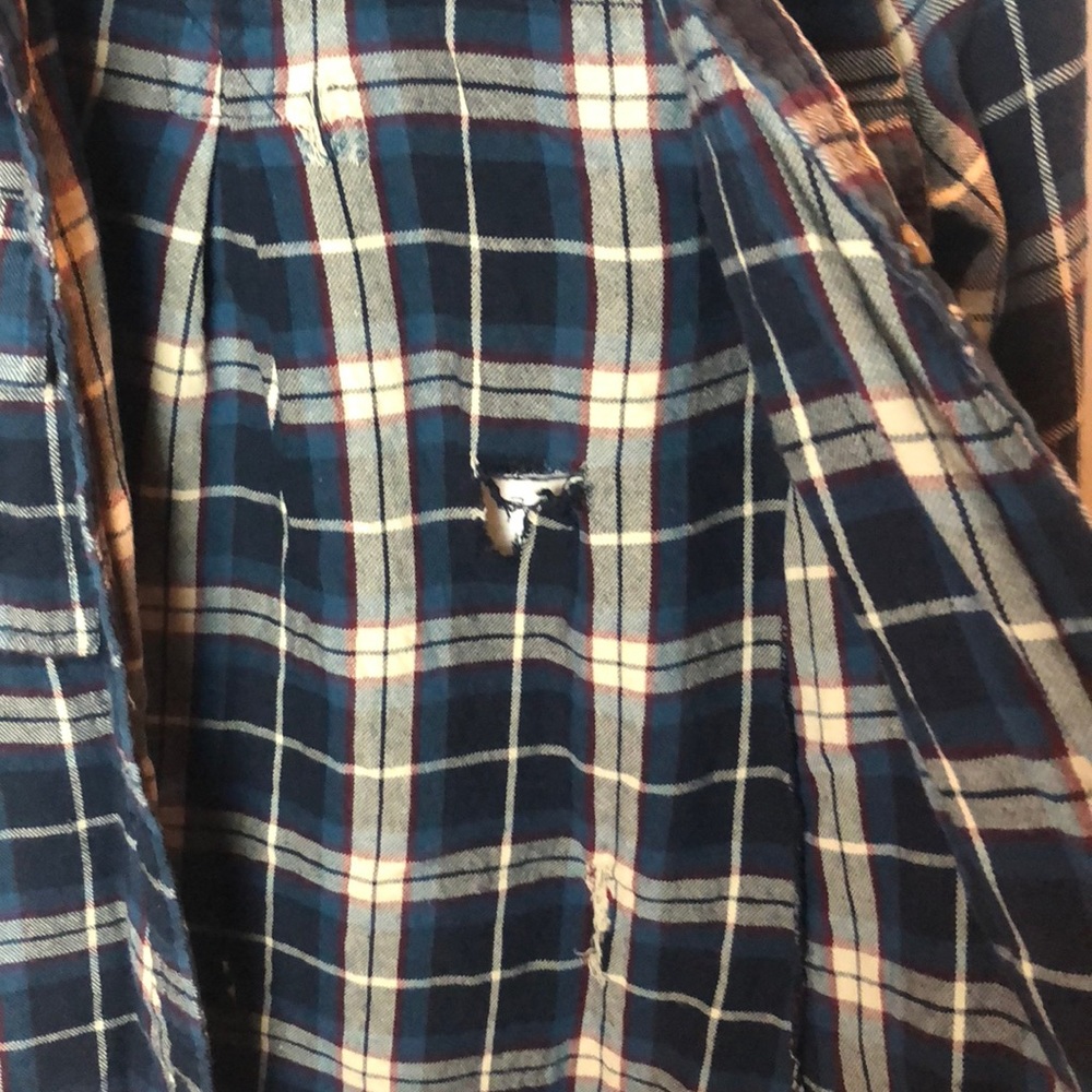 Distressed flannel - Picture 4 of 6